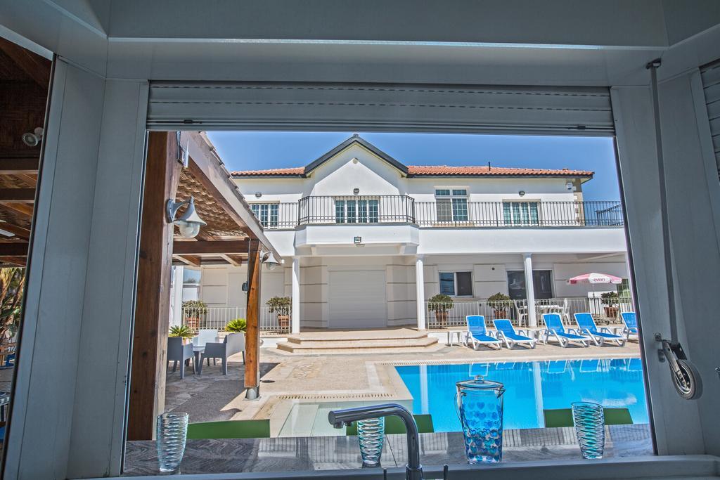 Papas Family Villa باراليمني المظهر الخارجي الصورة